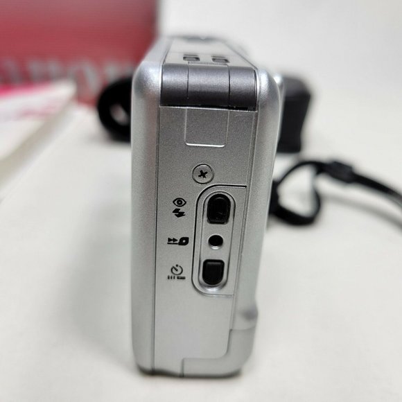 Canon IX240 Elph Jr Point & Shoot APS Film Camera in Box w/ Instructions & Case - Picture 5 of 12